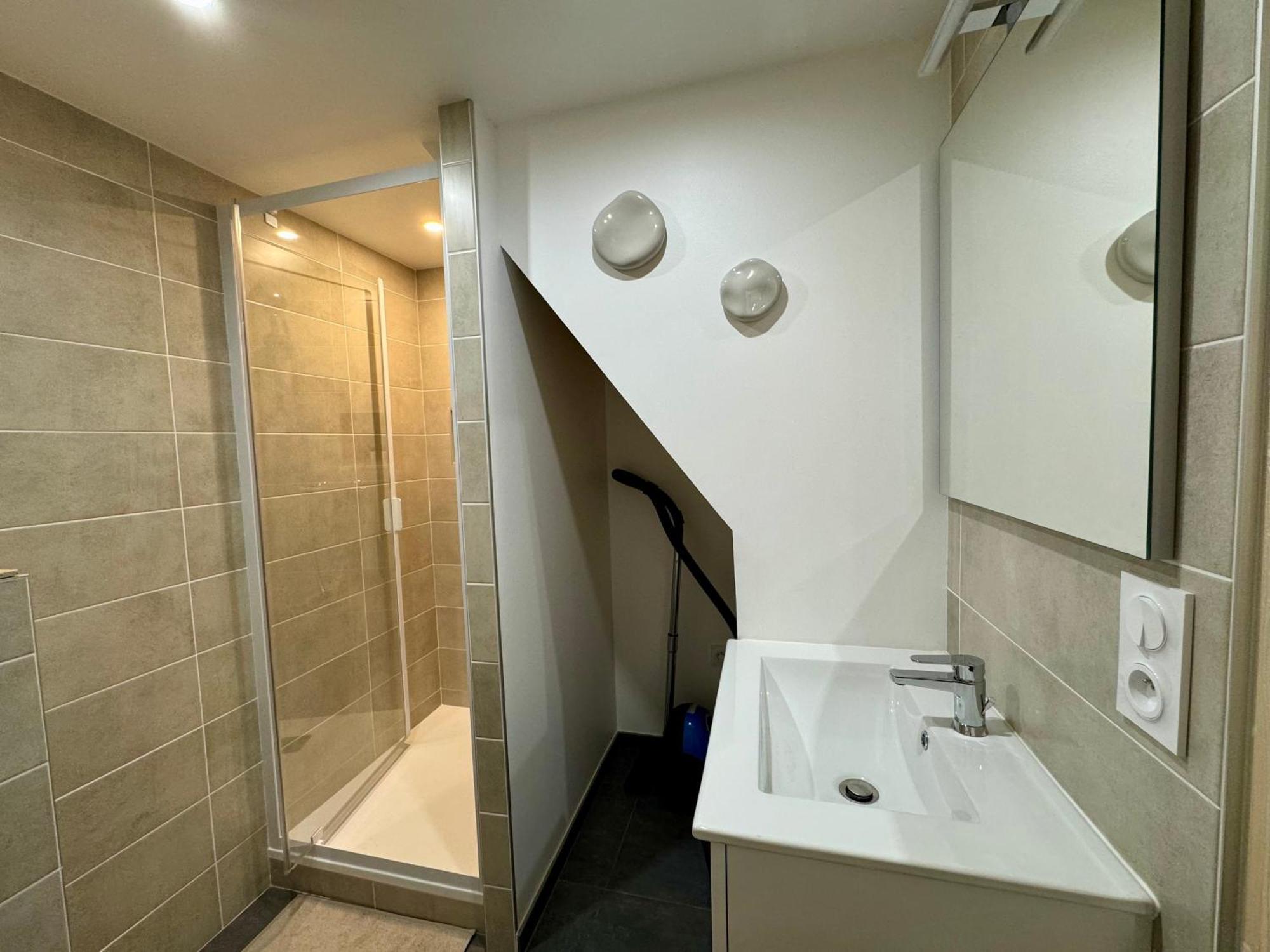 Suite Elias Villeurbanne Ngoại thất bức ảnh